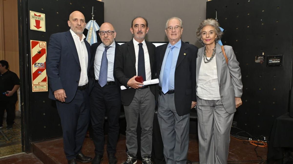 The UBA recognized the Spanish essayist Daniel Innerarity Grau with an Honorary Doctorate