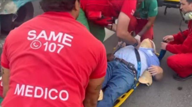 Tras el accidente, acudieron personal del Same, Policia de la ciudad, bomberos, tránsito, un helicóptero y personal de autopistas.