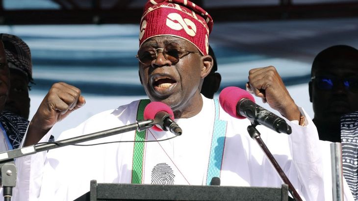 El presidente nigeriano Bola Ahmed Tinubu rechazó las amenazas y llamó a la calma.  