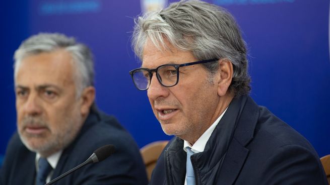 ARCA simplifica el régimen de transportistas de hidrocarburos, elimina la obligación del RUTA y actualiza normas de seguridad y anexos técnicos.