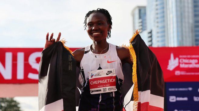 La keniana Ruth Chepngetich hizo historia en Chicago