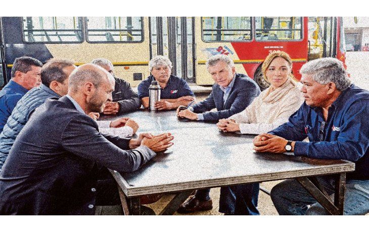 ámbito.com | Morón. Mauricio Macri, María Eugenia Vidal y Guillermo Dietrich encabezaron ayer un acto por las obras del Metrobús en ese distrito. El sábado habrá un nuevo timbreo de Cambiemos en todo el país.