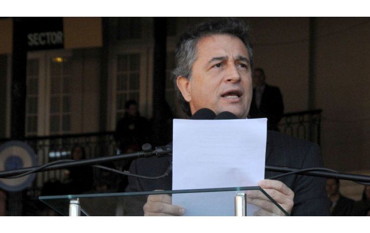 “La plata está ahí: en la brecha que hay entre lo que nosotros vendemos un litro de leche y lo que cobran cualquier producto que sale del litro de leche que vendemos”, detalló Etchevehere.