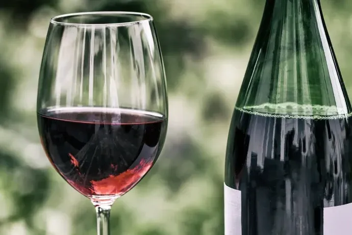 En el primer bimestre, los vinos pegaron un salto de 37,6% en enero y un 10% adicional en febrero, según el Índice del Vino realizado por Vinodata. En el primer bimestre, los vinos pegaron un salto de 37,6% en enero y un 10% adicional en febrero, según el Índice del Vino realizado por Vinodata.