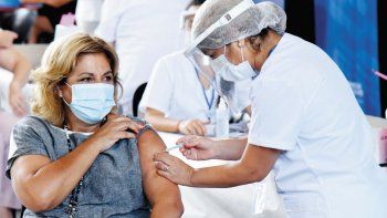 Avance. La ministra de Salud de Santa Fe, Sonia Martorano, destacó que en la provincia la población vacunada se acerca al 40%. En el distrito esperan alcanzar la inmunidad de rebaño en unos 40 días.