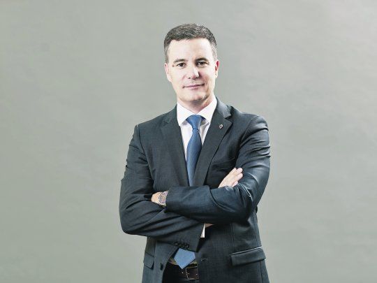 Hito. El presidente de Renault, Pablo Sibilla, encabezó el acto del lanzamiento industrial de la nueva pickup cordobesa.