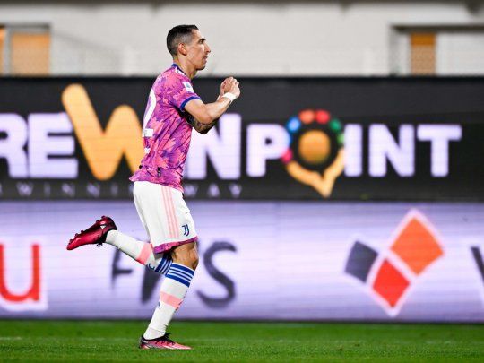 Corazón. Ángel Di María selló el triunfo de Juventus y tuvo su célebre festejo.