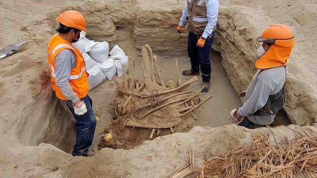 Los fardos funerarios y los utensilios descubiertos serán entregados al Ministerio de Cultura.
