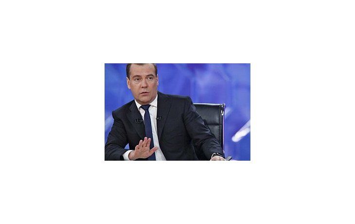 Medvedev alertó sobre una recesión en Rusia.