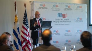 El gobierno confirmó que la reunión entre el presidente Yamandú Orsi y Donald Trump está en agenda, pero que se viene preparando con cuidado para conseguir acuerdos comerciales reales y no un simple saludo a la bandera. El gobierno confirmó que la reunión entre el presidente Yamandú Orsi y Donald Trump está en agenda, pero que se viene preparando con cuidado para conseguir acuerdos comerciales reales y no un simple saludo a la bandera.