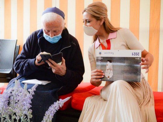 Fabiola Yañez se reunió con una sobrina de las monjas desaparecidas&nbsp;