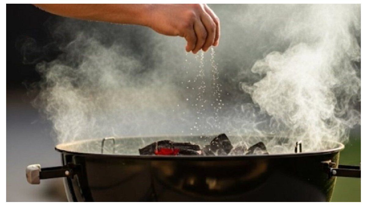 The secret of salt on the embers: why use it and what benefits it contributes