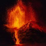 Etna en erupción deja más de 700 vuelos suspendidos.
