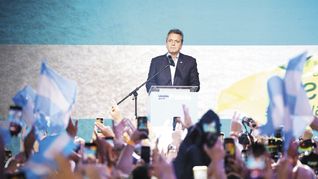cambio de humor. El búnker de Sergio Massa fue mejorando el humor con el correr de las horas hasta el pico del discurso, con militancia exultante adentro y afuera del Art C de Chacarita.
