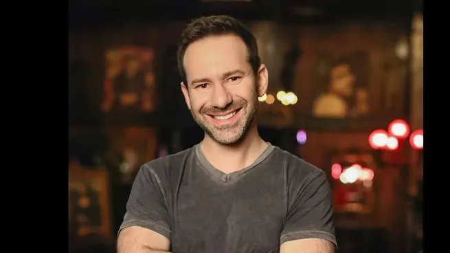 En 2025, Forbes estimó que la fortuna de Radvinsky era de 7.800 millones de dólares.