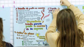 El establecimiento Deutsche Schule San Alberto Magno, situado en San Sebastián, volvió a abrir sus puertas este lunes.