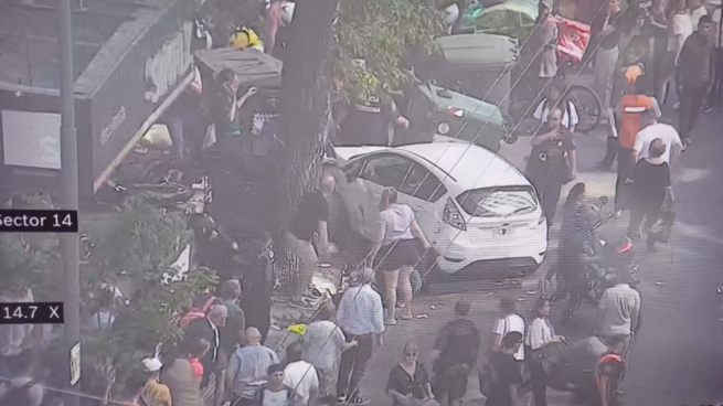 Un hombre atropelló a siete personas luego de perder el control de su vehículo
