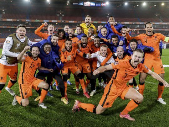 Países Bajos celebra la clasificación al Mundial Qatar 2022.