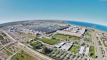 A media maquina. As&iacute; trabaja la planta de Aluar en Puerto Madryn.