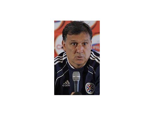 Gerardo Martino seguirá al mando de Paraguay por dos años más.