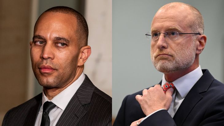 Hakeem Jeffries, denunció que Carr desonró su cargo. Hakeem Jeffries, denunció que Carr desonró su cargo.