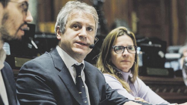 informe. Felipe Miguel en la Legislatura porteña.