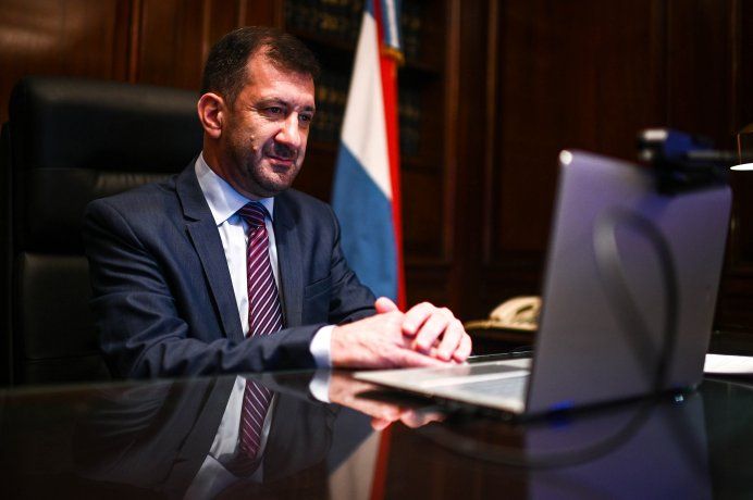 el-senador-del-frente-todos-edgardo-kuider