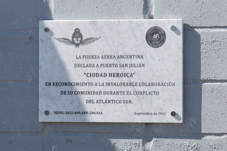 Guerra de Malvinas: Puerto San Julián fue declarada Ciudad Heroica de la Fuerza Aérea Argentina
