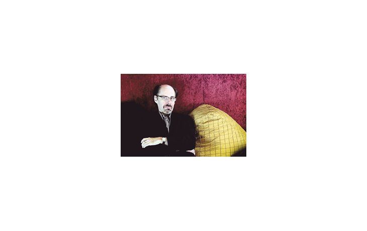 Jeffery Deaver, el autor de policiales estadounidense que consiguió permiso para continuar la saga de James Bond, presentó en Barcelona su última novela negra «Luna Fría».