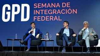 El gobernador de Buenos Aires, Axel Kicillof, durante el panel Diálogo y liderazgo del encuentro del Consejo Federal de Inversiones. El gobernador de Buenos Aires, Axel Kicillof, durante el panel Diálogo y liderazgo del encuentro del Consejo Federal de Inversiones.