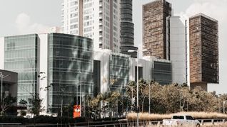 &nbsp;Empezó con un encargo de pay de pera con almendras, pudo abrir su primera pastelería en Guadalajara y ahora es una poderosa empresaria con más de 100 sucursales en Jalisco