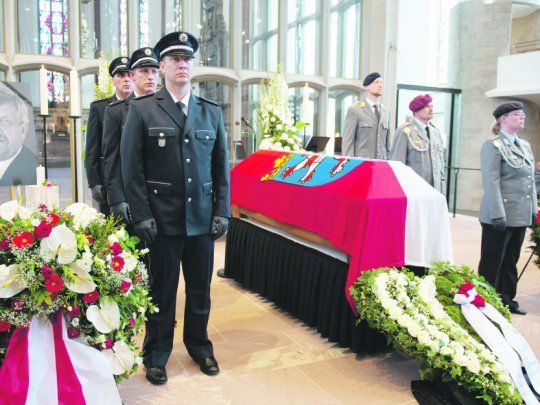 En shock. El crimen de Walter Lübcke sacudió a Alemania y la canciller Angela Merkel calificó el hecho como deprimente. Por el caso hay un detenido que tiene antecedentes neonazis.