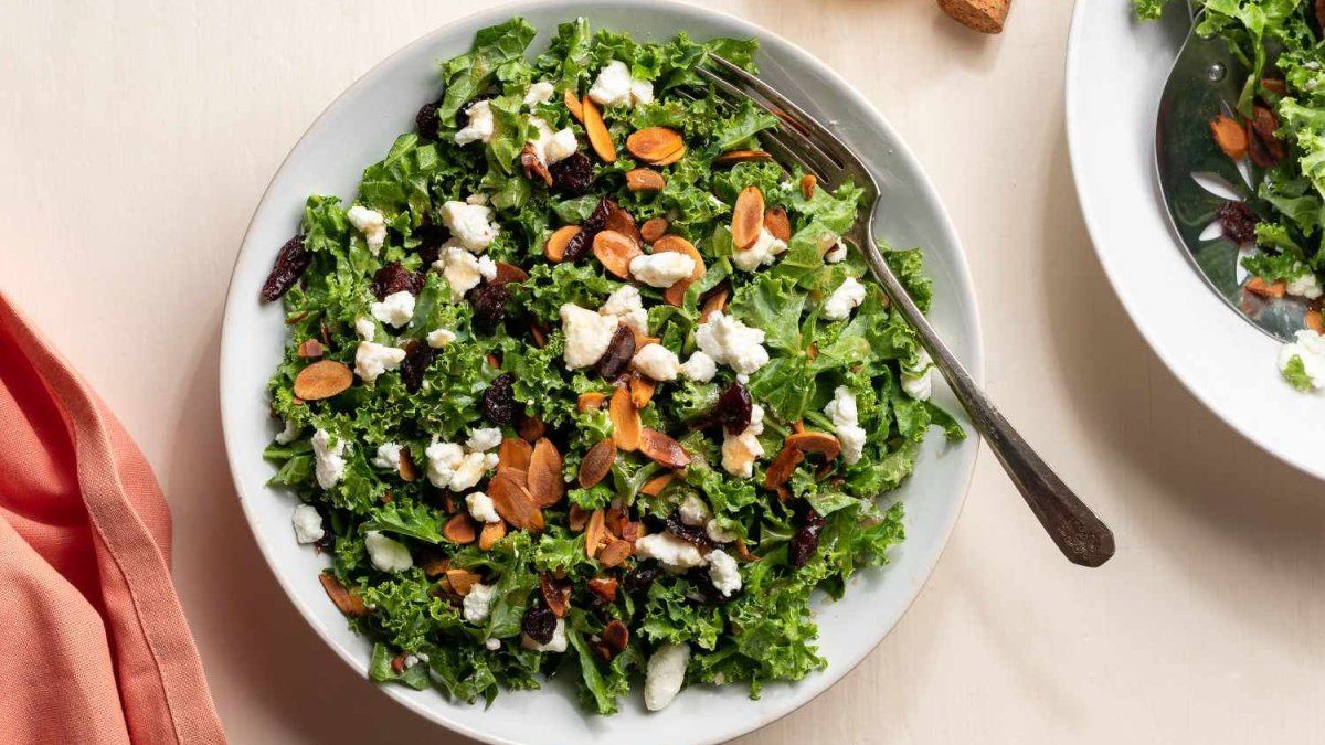 It is one of the healthiest green leaves, produces collagen and very few consume it