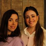 Frida Mizrahi y Andrea Citwar en La gala ortodoxa. Frida Mizrahi y Andrea Citwar en La gala ortodoxa.