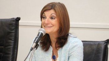 Kelly Olmos.