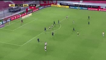 La jugada en el quinto minuto de descuento que determinó el 2-0 para River.