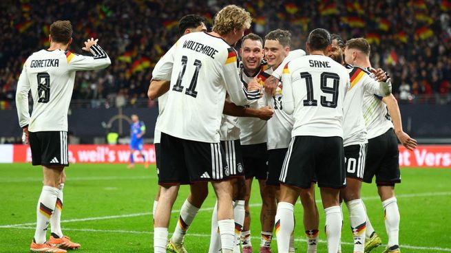 Manuel Neuer regresará a la selección alemana después de casi dos años fuera del equipo nacional.