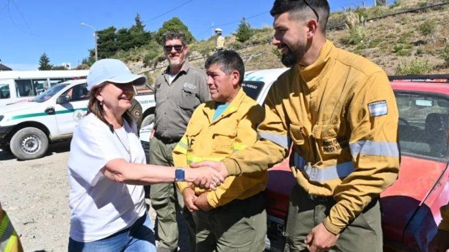 Patricia Bullrich durante su última visita a Bariloche por los incendios en el parque nacional Nahuel Huapi.