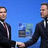 El secretario general de la OTAN, Mark Rutte, declaró a los periodistas que la tendencia hacia una menor dependencia de Europa respecto a EEUU continuará. El secretario general de la OTAN, Mark Rutte, declaró a los periodistas que la tendencia hacia una menor dependencia de Europa respecto a EEUU continuará.