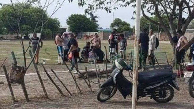 Este trágico evento recuerda otro similar en junio del año pasado, cuando un futbolista de 52 años también falleció en un partido en Fortín Inca, Santiago del Estero.