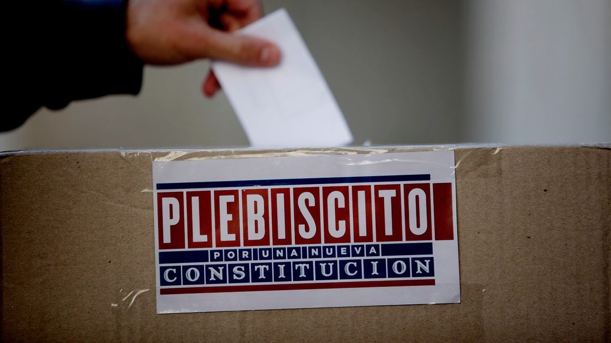 Chile votes in plebiscite whether to reform the Constitution or maintain Pinochet’s