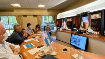 el gobierno acordo con los gobernadores lanzar este martes el megaplan de vacunacion en todo el pais