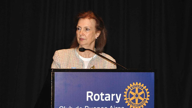 Mondino dio un discurso en el Rotary Club.