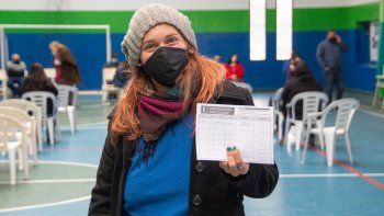 Más de 16 mil personas mayores de 55 años se vacunaron sin turno previo en el primer día de inmunización libre para esa franja etaria en la provincia de Buenos Aires﻿.