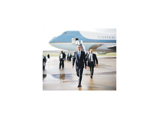 Barack Obama se entregó a una frenética gira electoral de 40 horas por los estados considerados claves para la elección del 6 de noviembre. Está obligado a mostrarse, ya que las encuestas están lejos de asegurarle la reelección.