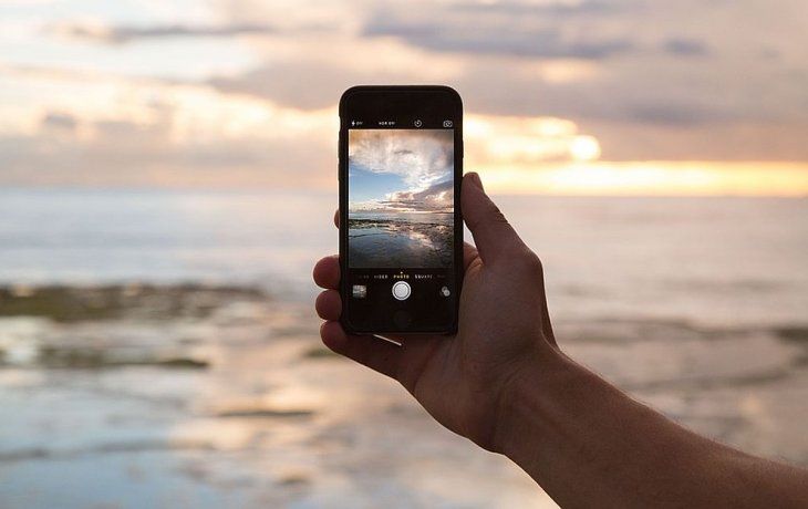 Los cubanos podrán tener internet en sus celulares (pero será muy caro)