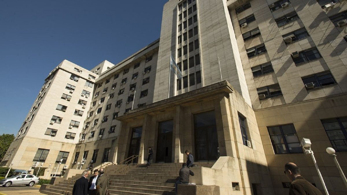 The Federal Cassation Chamber summons a plenary to resolve the benefits to convicted of serious crimes