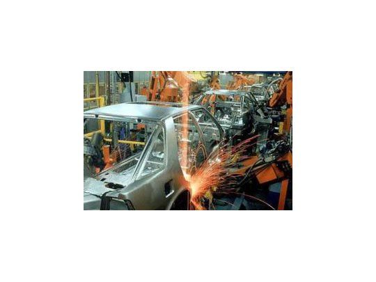 La producción industrial cayó 2,2% en primer trimestre del año
