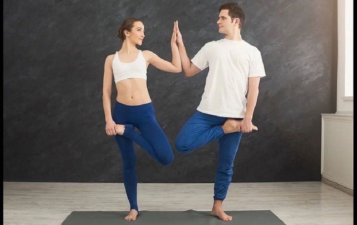 ámbito.com | YOGA parejas.jpg