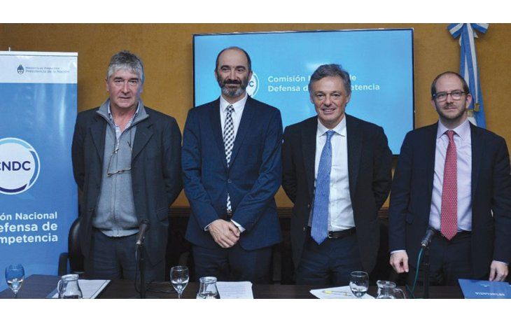 ámbito.com | Jorge Metz (Puertos), Esteban Greco (CNDC), Francisco Cabrera (Producción) y Miguel Braun (Comercio).